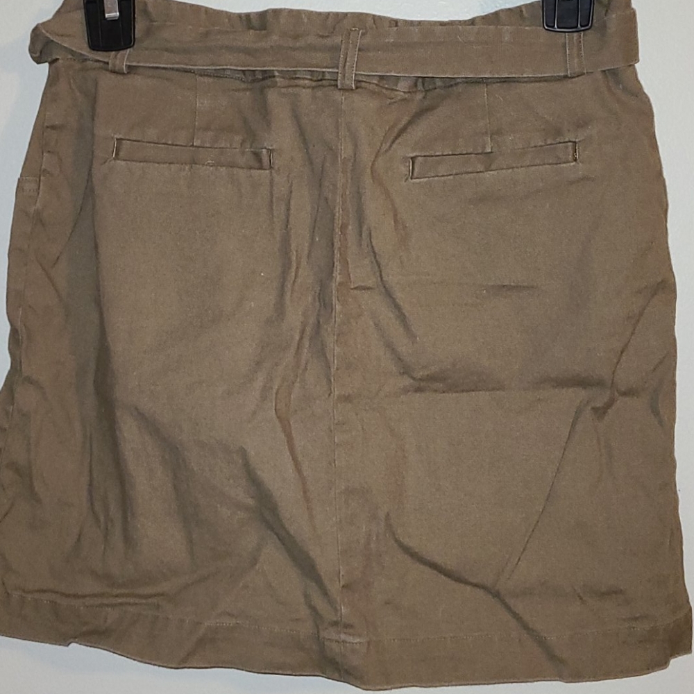 EUC Banana Republic Mini Skirt - Picture 2 of 4